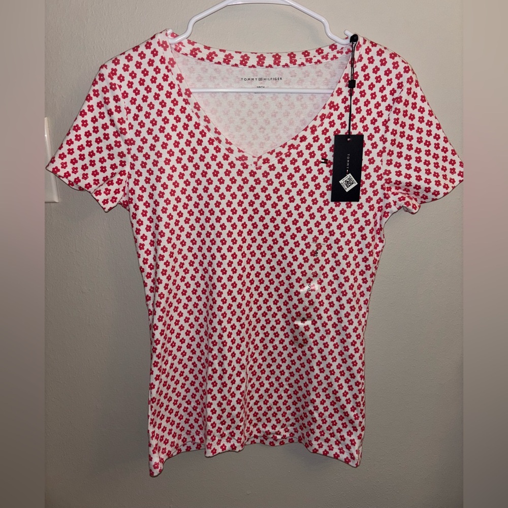 Tommy Hilfiger White and Red Patterned Women's Tee